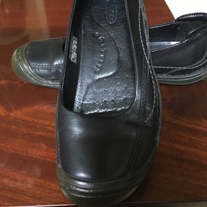Keen casual slip on ladies shoes